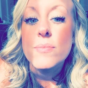 Meet your Posher, Holly